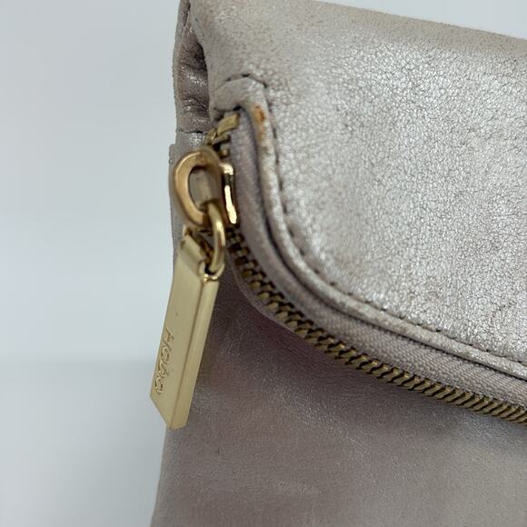 Hobo Women’s Oyster Opalescent Leather Clutch - Picture 4 of 12